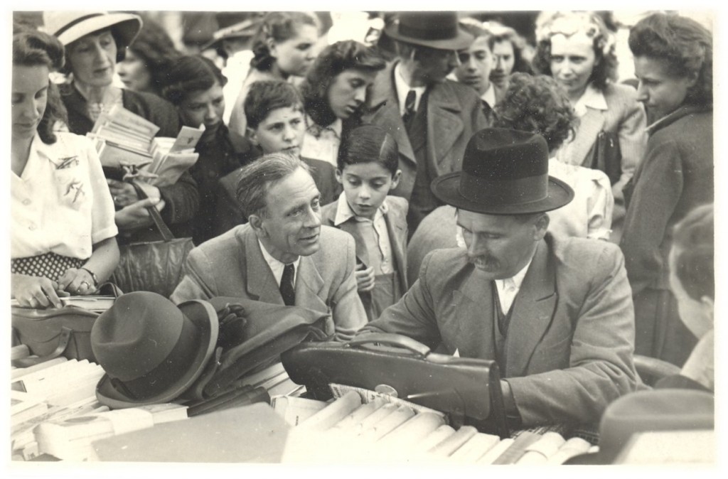 Féja Géza és Veres Péter az 1943-as könyvnapon